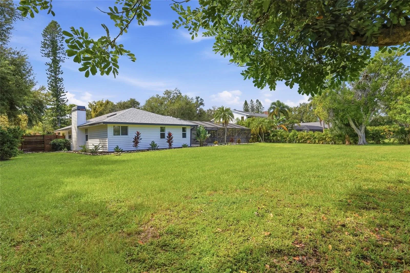 HUGE Backyard perfect for kids, pets and just enjoying space!