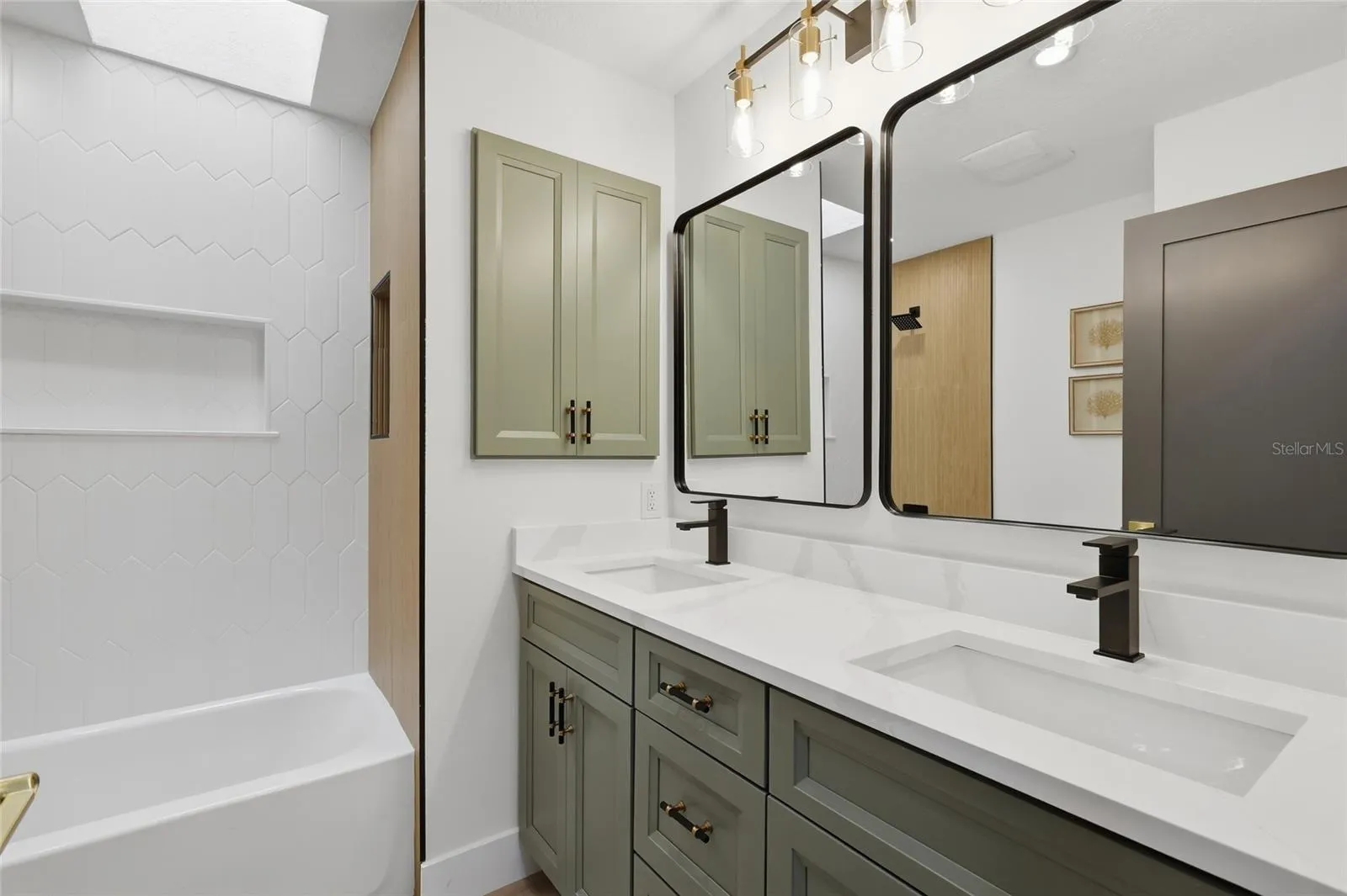 2nd Bathroom