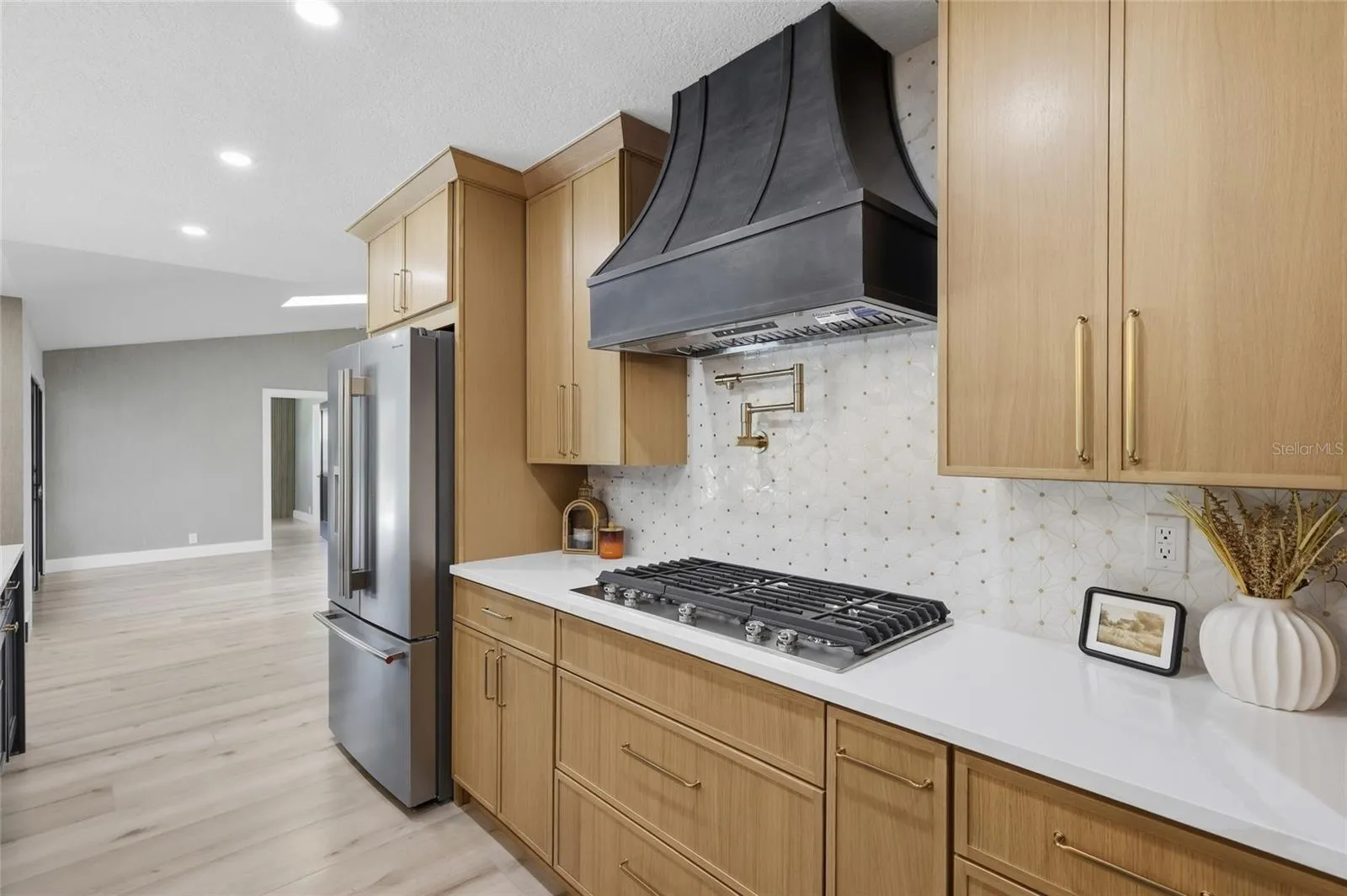 Kitchen- gas range and accent hood