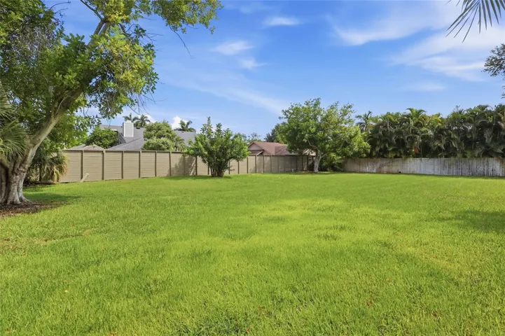HUGE Backyard perfect for kids, pets and just enjoying space!