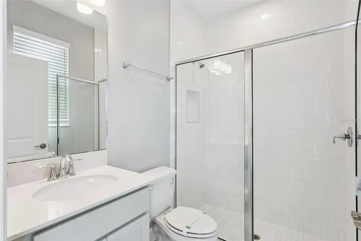 First Floor Full Bathroom (bathroom 4)
