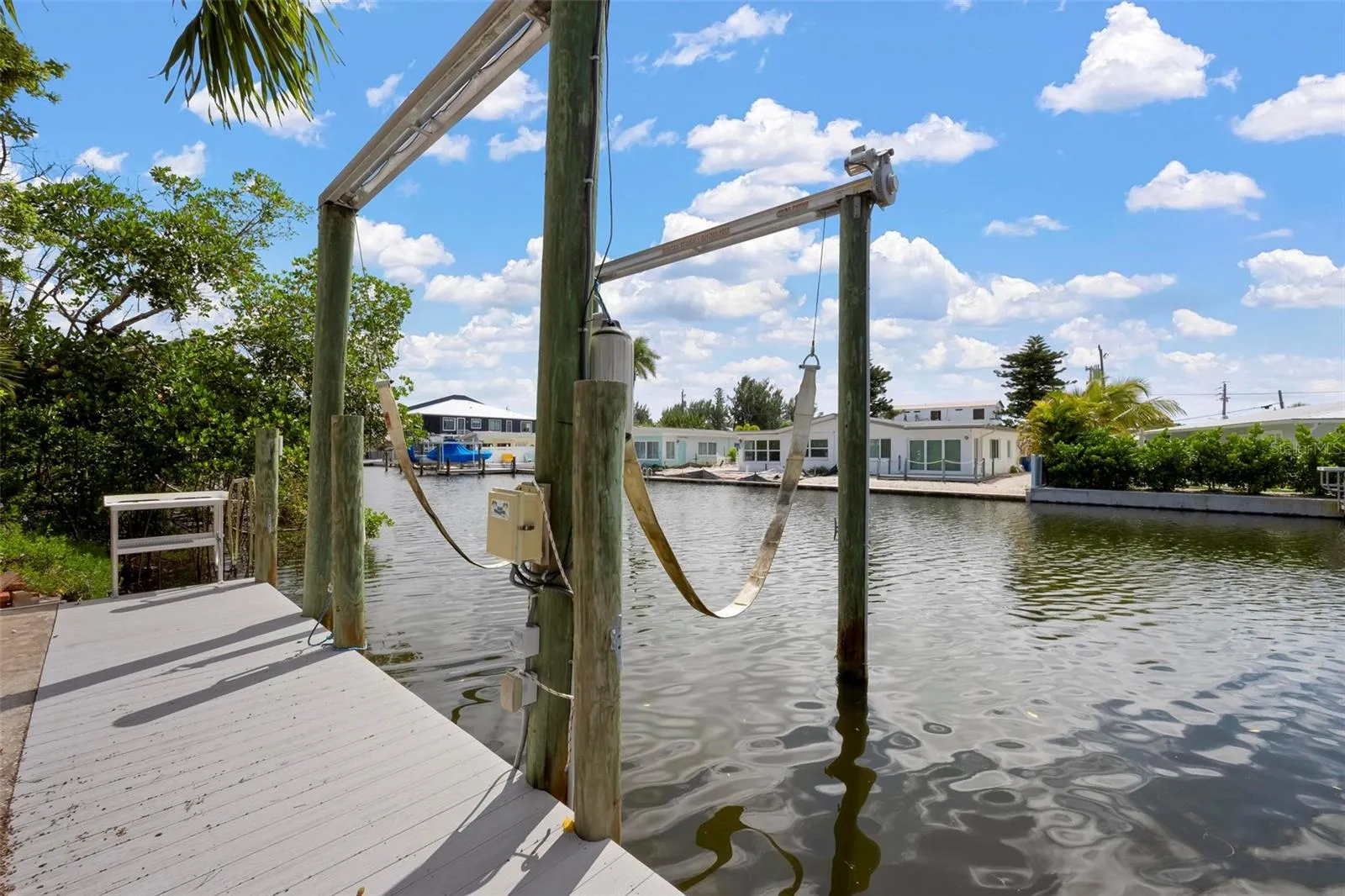 10,000-pound sling boat lift