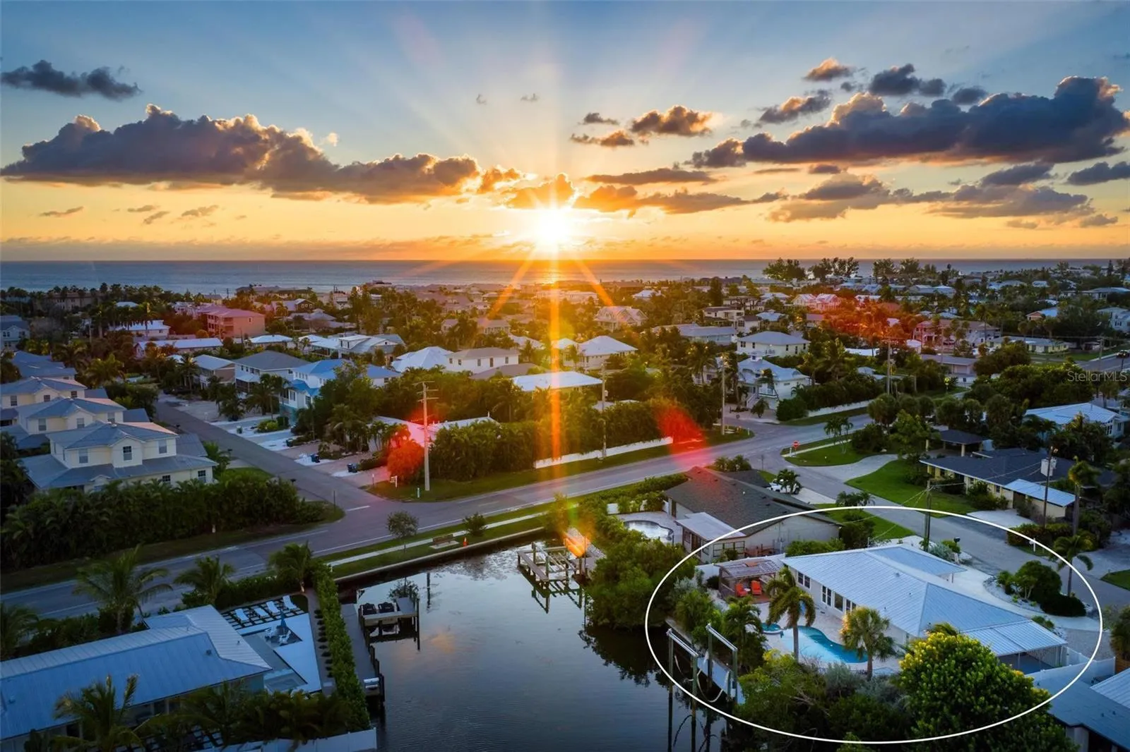 Aerial views to the west and the Gulf of Mexico.