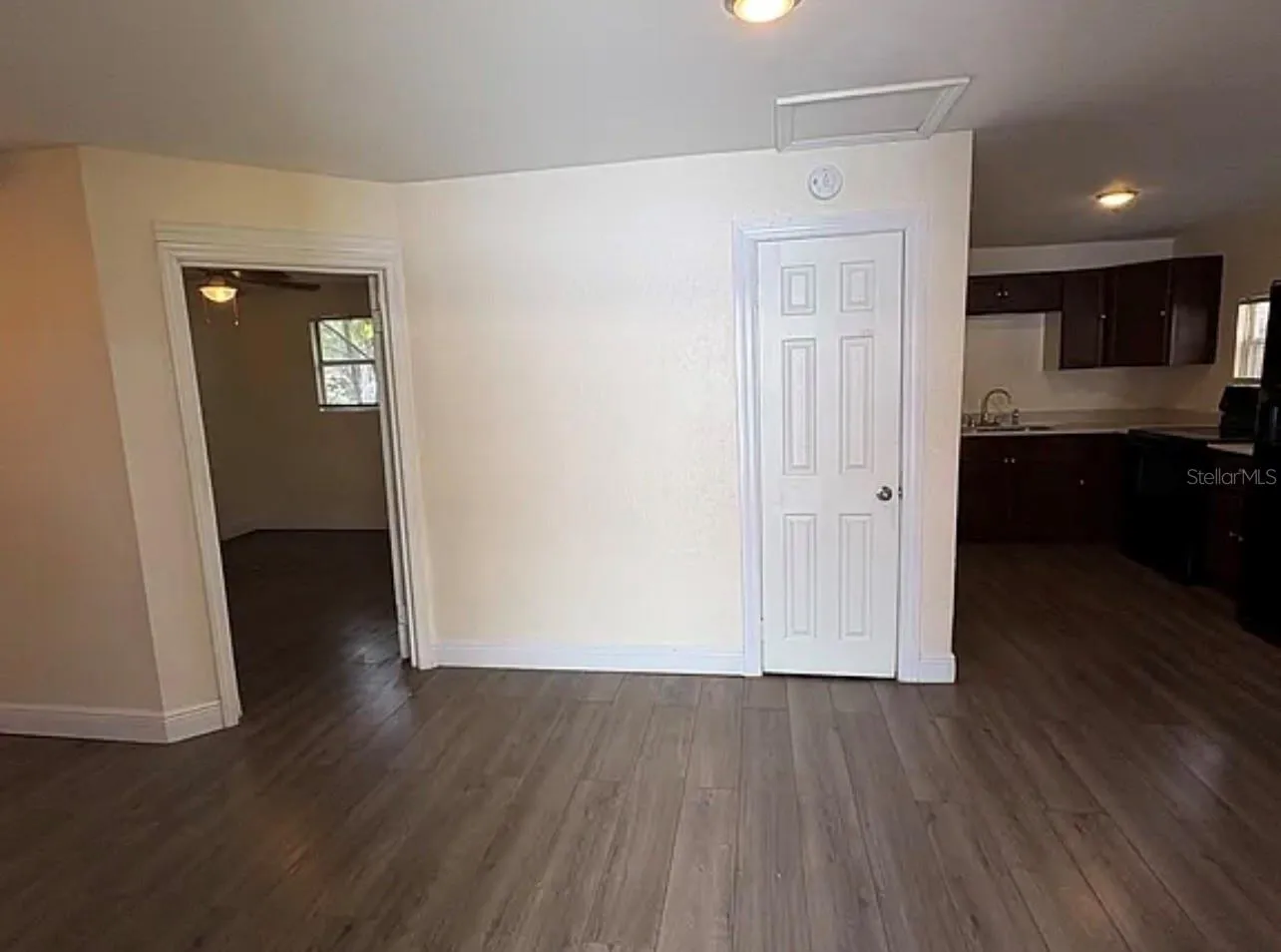 ENTRY VIEW
