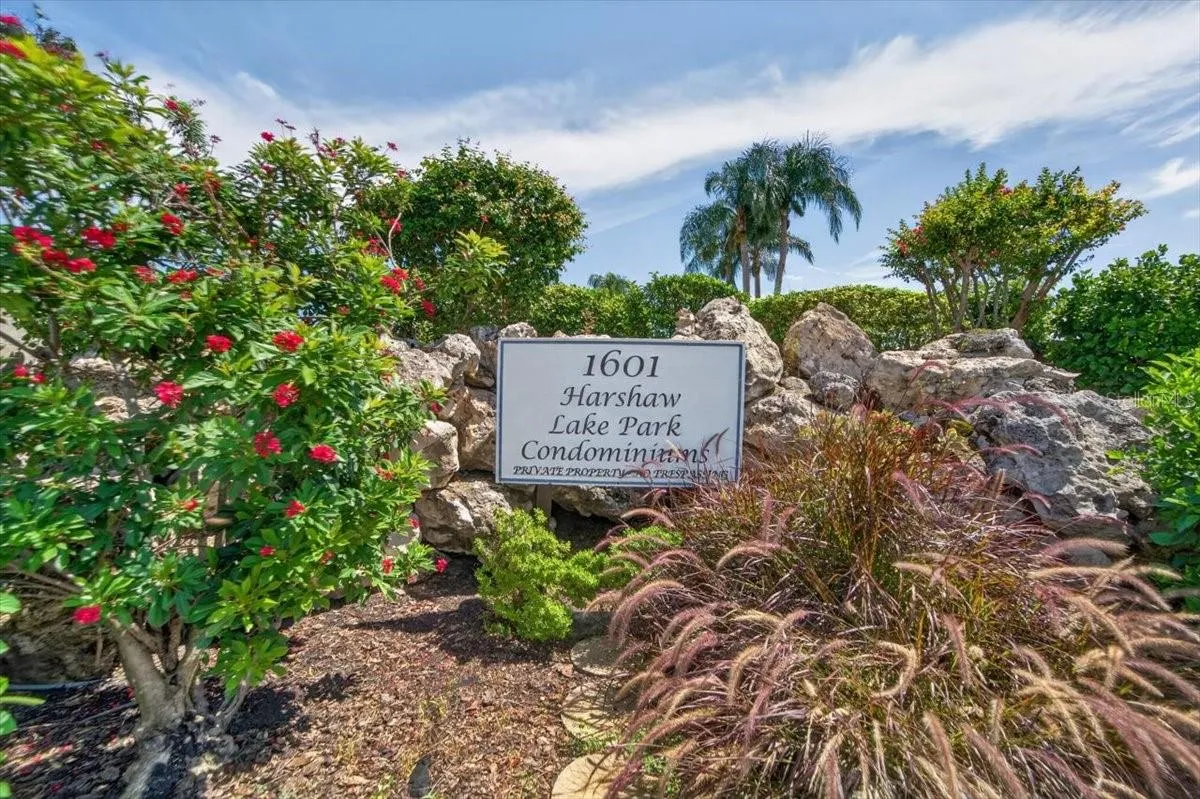 Harshaw Lake Park Condo - entrace