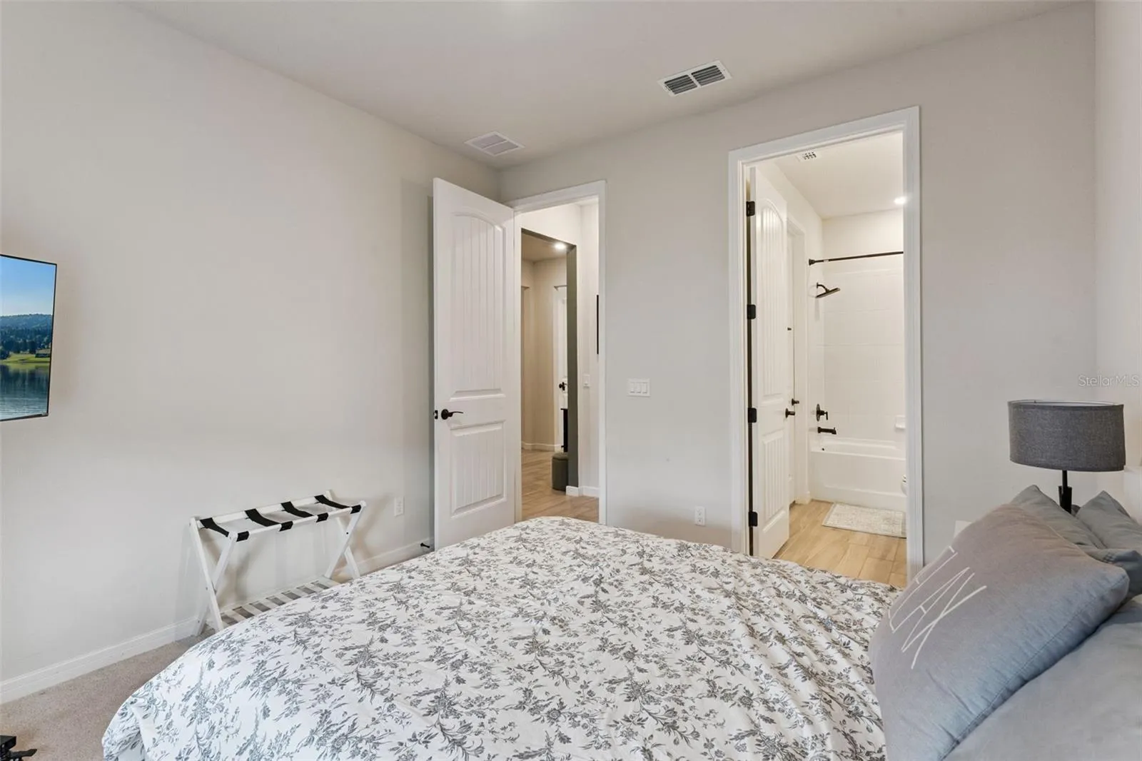 Downstairs en suite bedroom