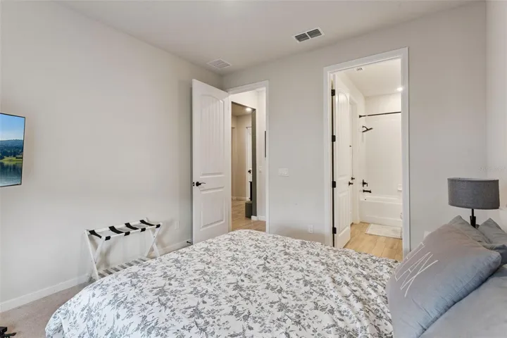 Downstairs en suite bedroom