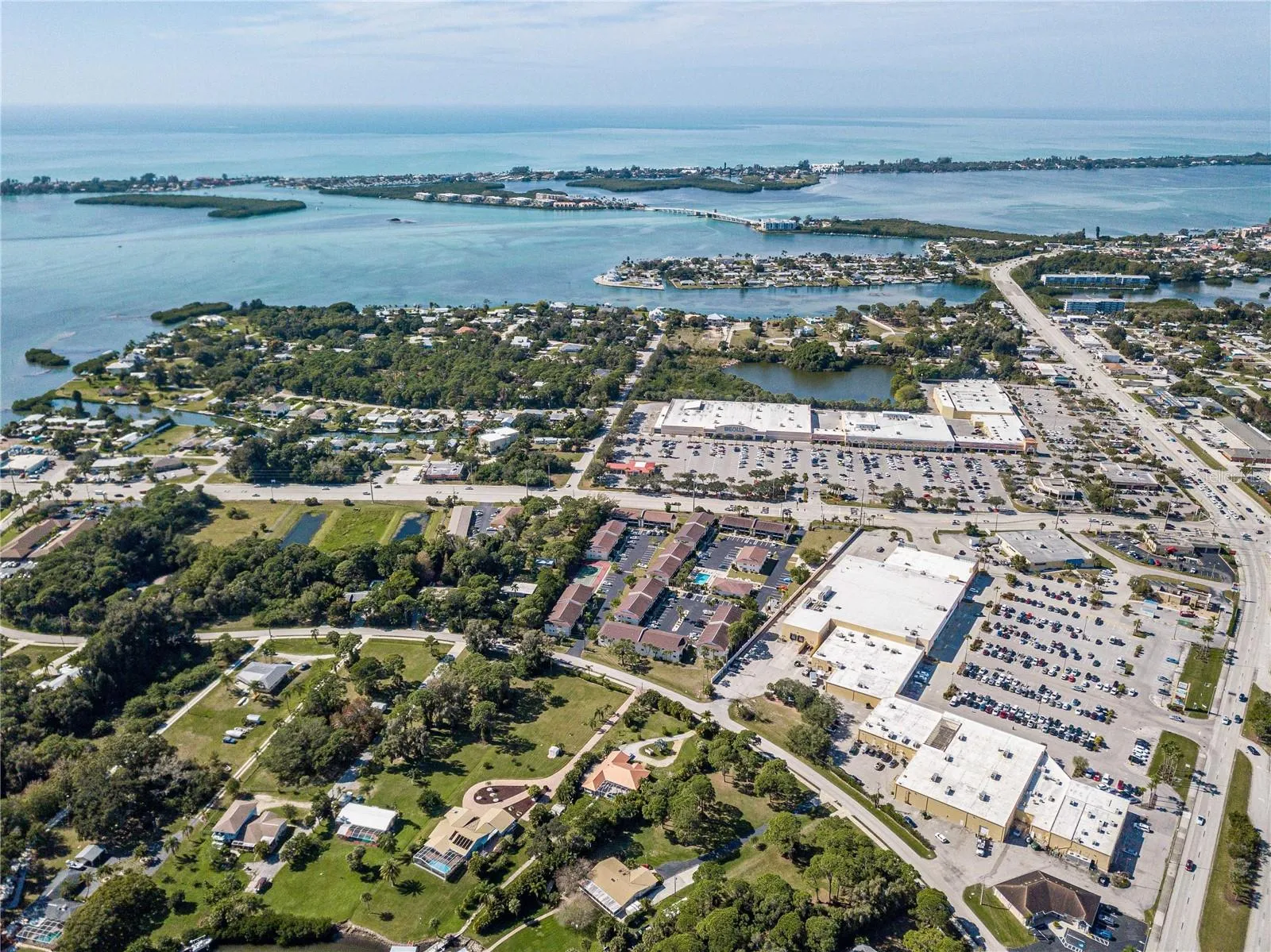 Minutes from Englewood and Manasota Key Beaches!
