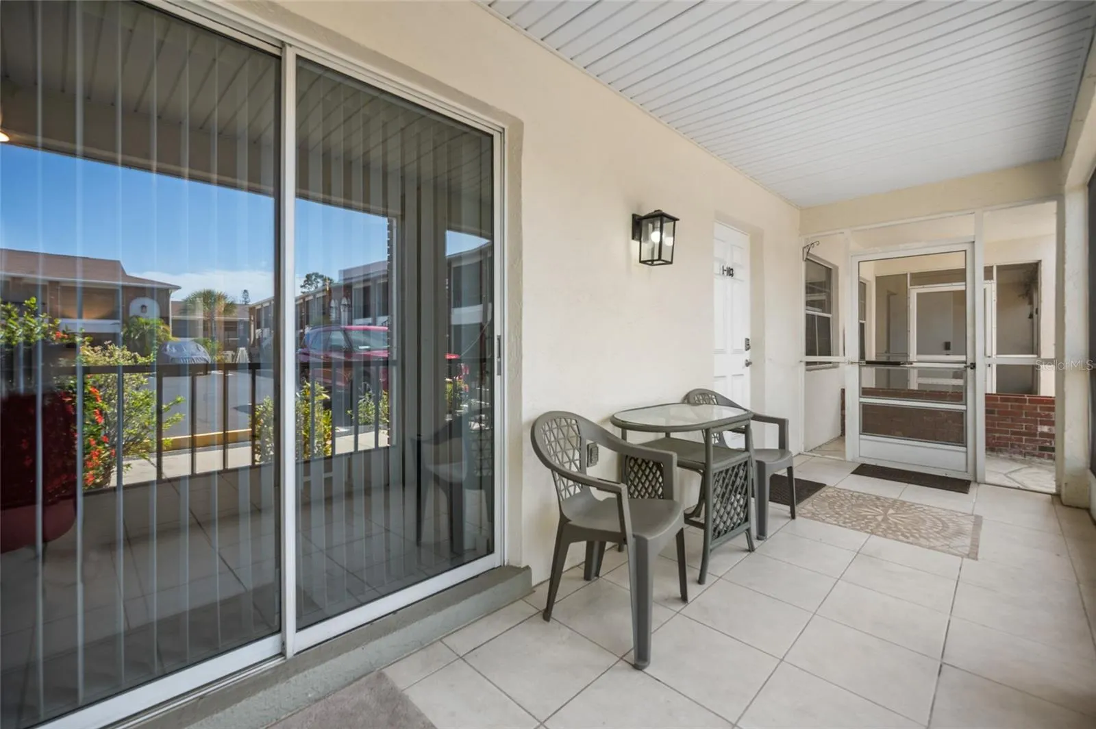 Sliding Doors to Screened Lanai