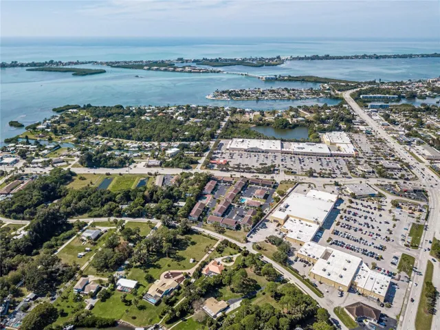 Minutes from Englewood and Manasota Key Beaches!