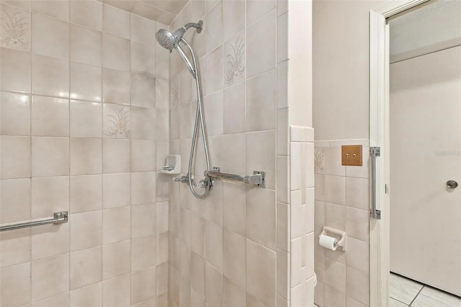 Guest house shower