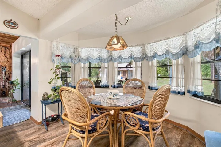 Breakfast nook