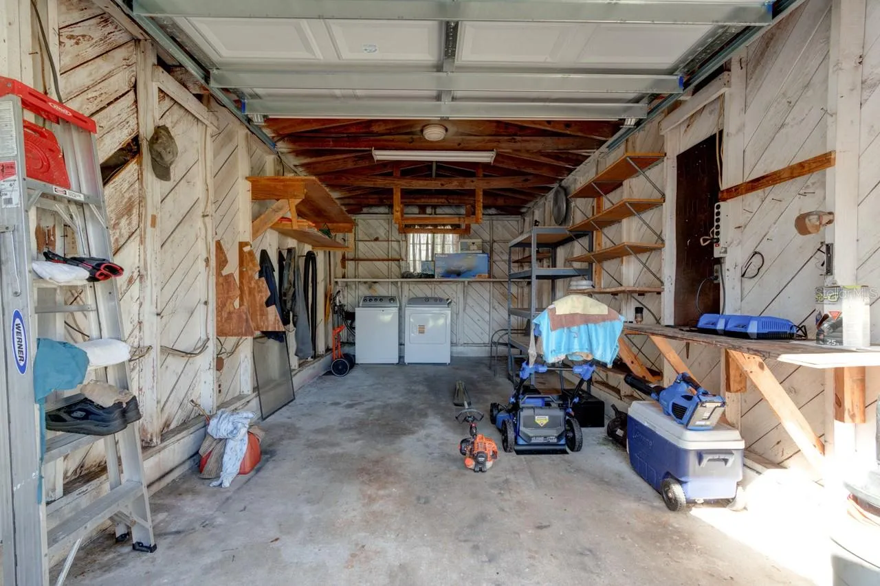 1-Car Garage with Laundry washer/ dryer