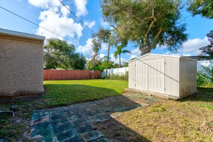 Spacious shed in rear yard