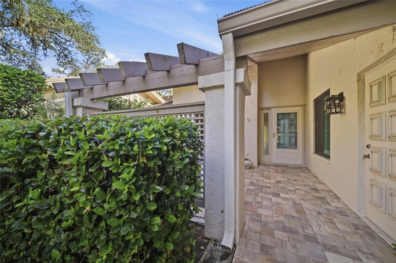 Private covered entryway