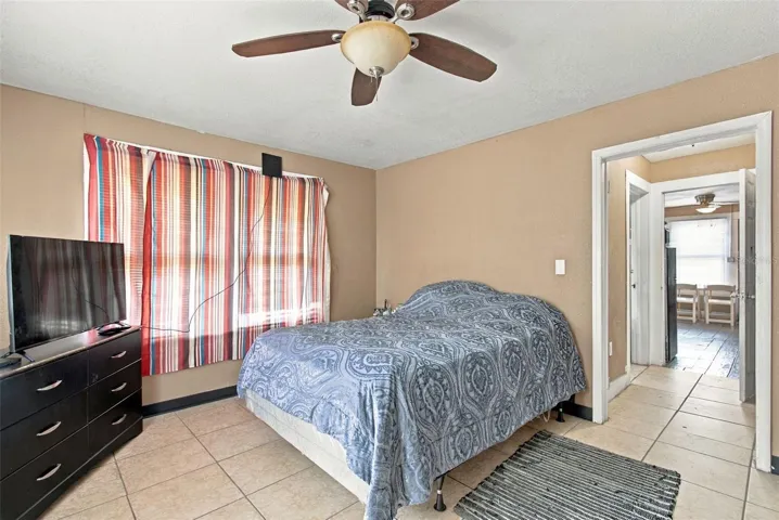1 bedroom apartment bedroom