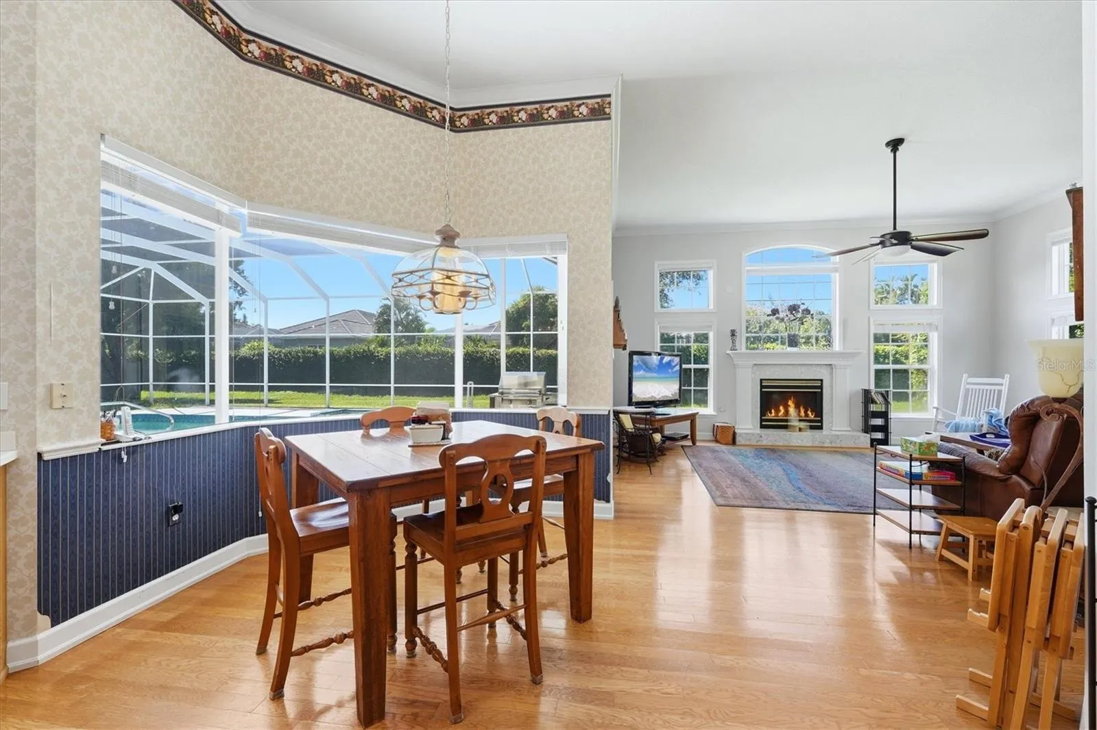 Breakfast nook