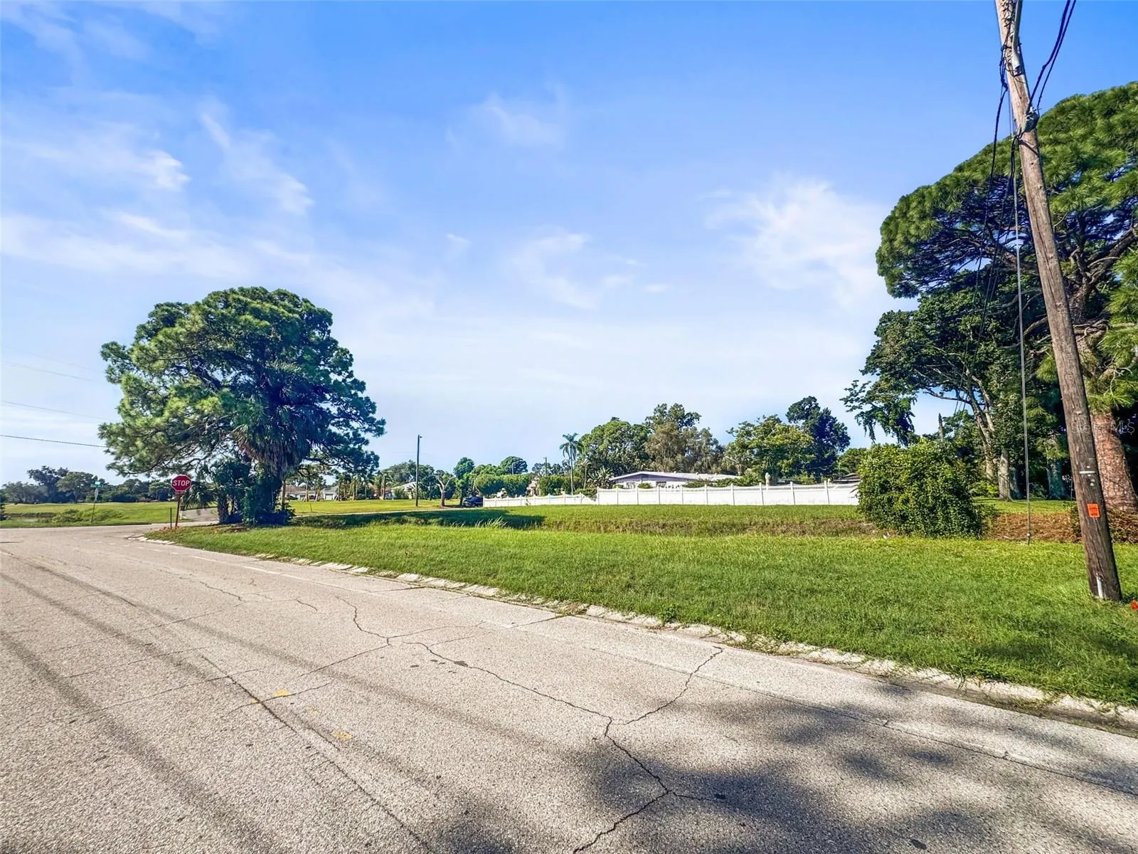 Columbus Way S