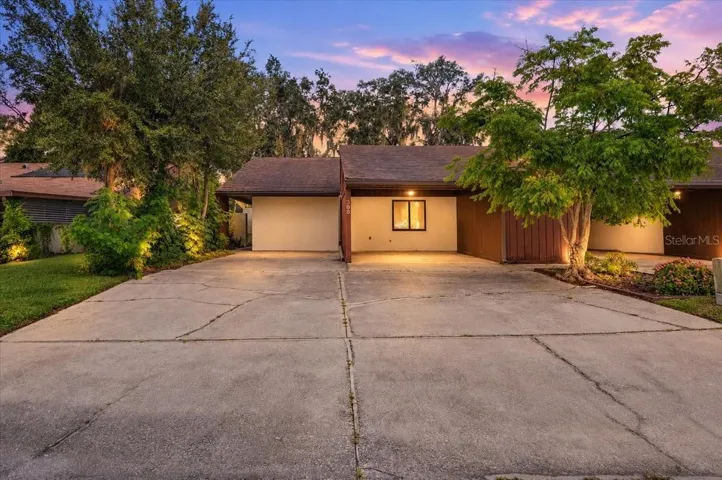 368 Lake Harris Dr