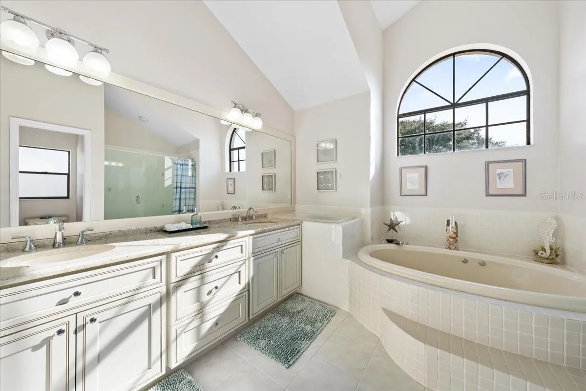 Primary Bath and Soaker Tub