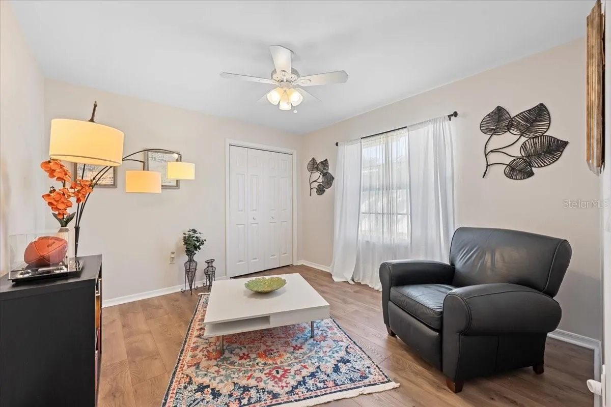 Sitting Room/Bedroom