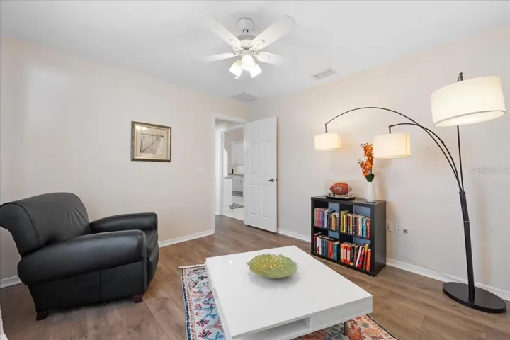 Sitting Room/Bedroom