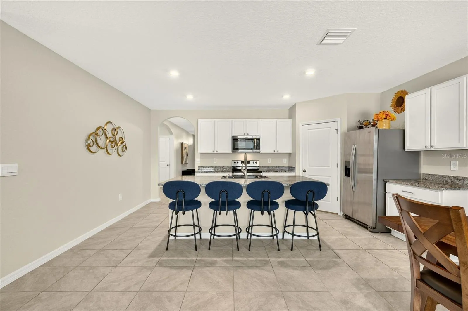 Open spaces for entertaining and daily activities