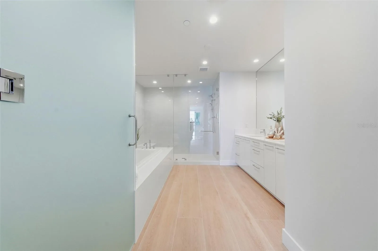 Primary Spa Inspired Bathtub and Shower