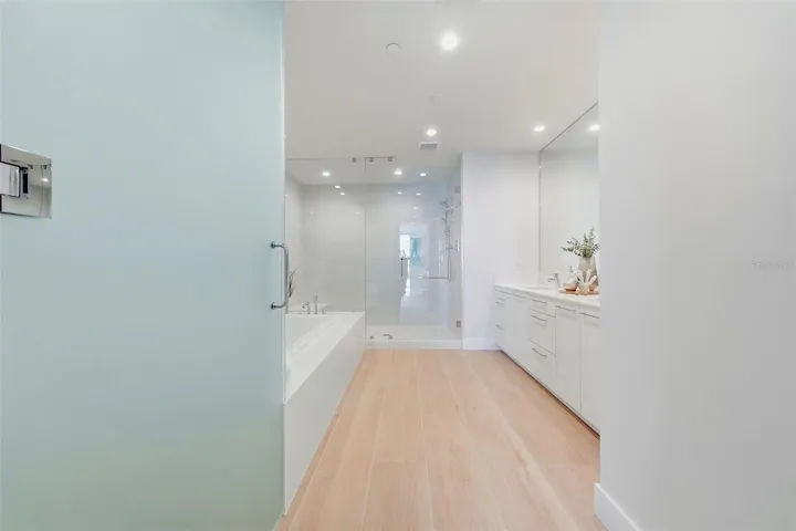 Primary Spa Inspired Bathtub and Shower