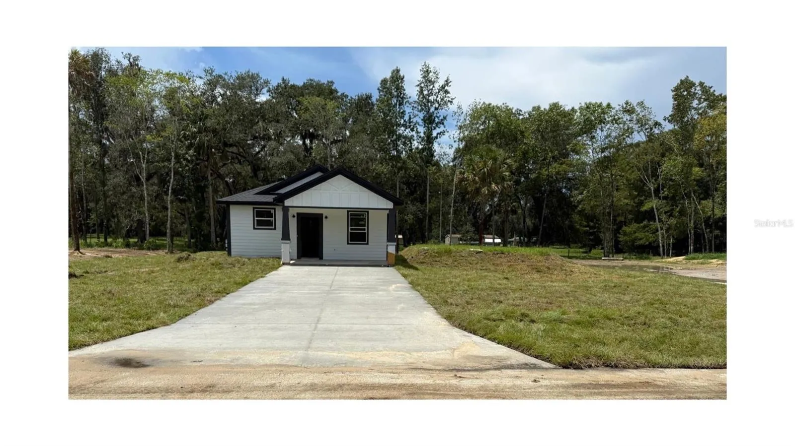 Previous new construction build on same size lot.