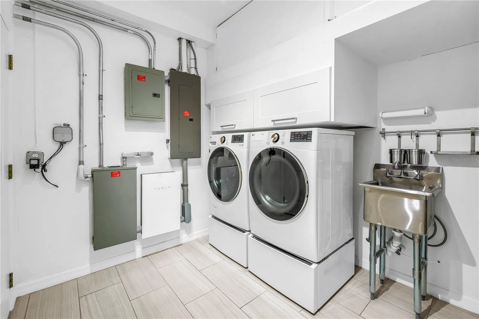 Amazing Utility Space Laundry with Washer Dryer Laundry Sink