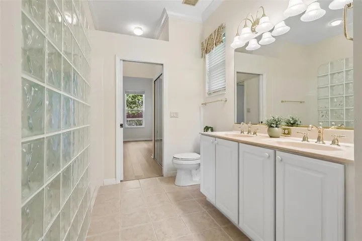 Jack and Jill 2nd Bath with Dual Sinks