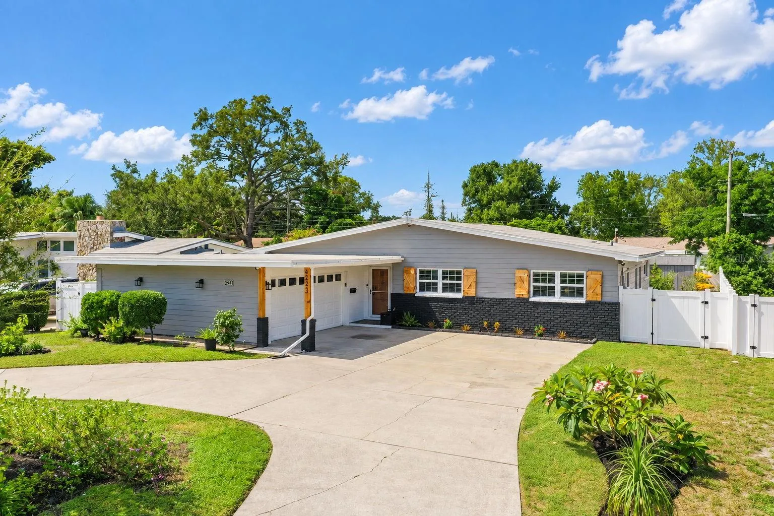 large circular driveway