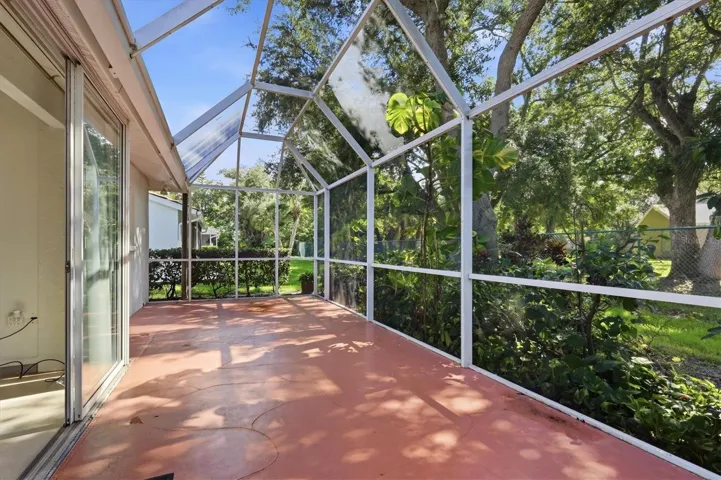 Expansive Lanai