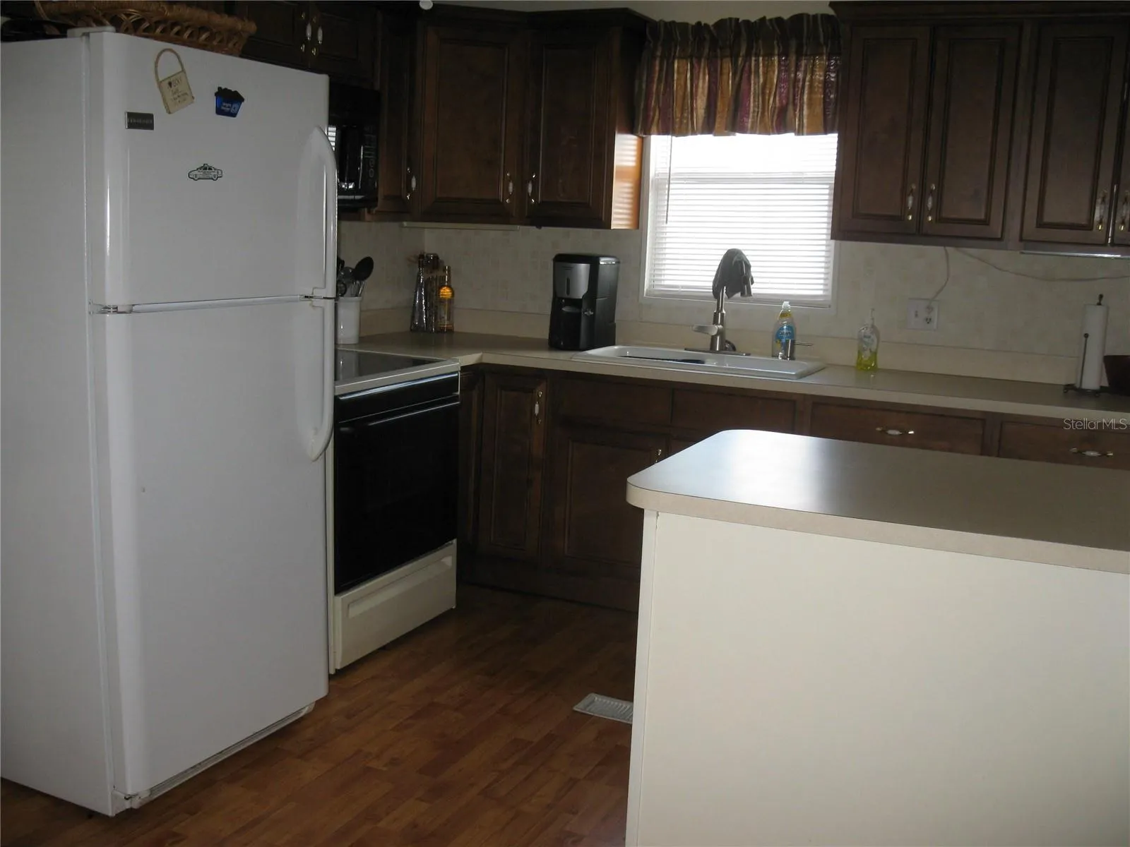 full kitchen