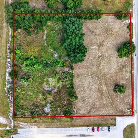 Lot lines of 3 parcels for sale