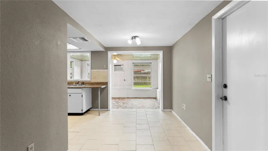 Dining into Florida Room