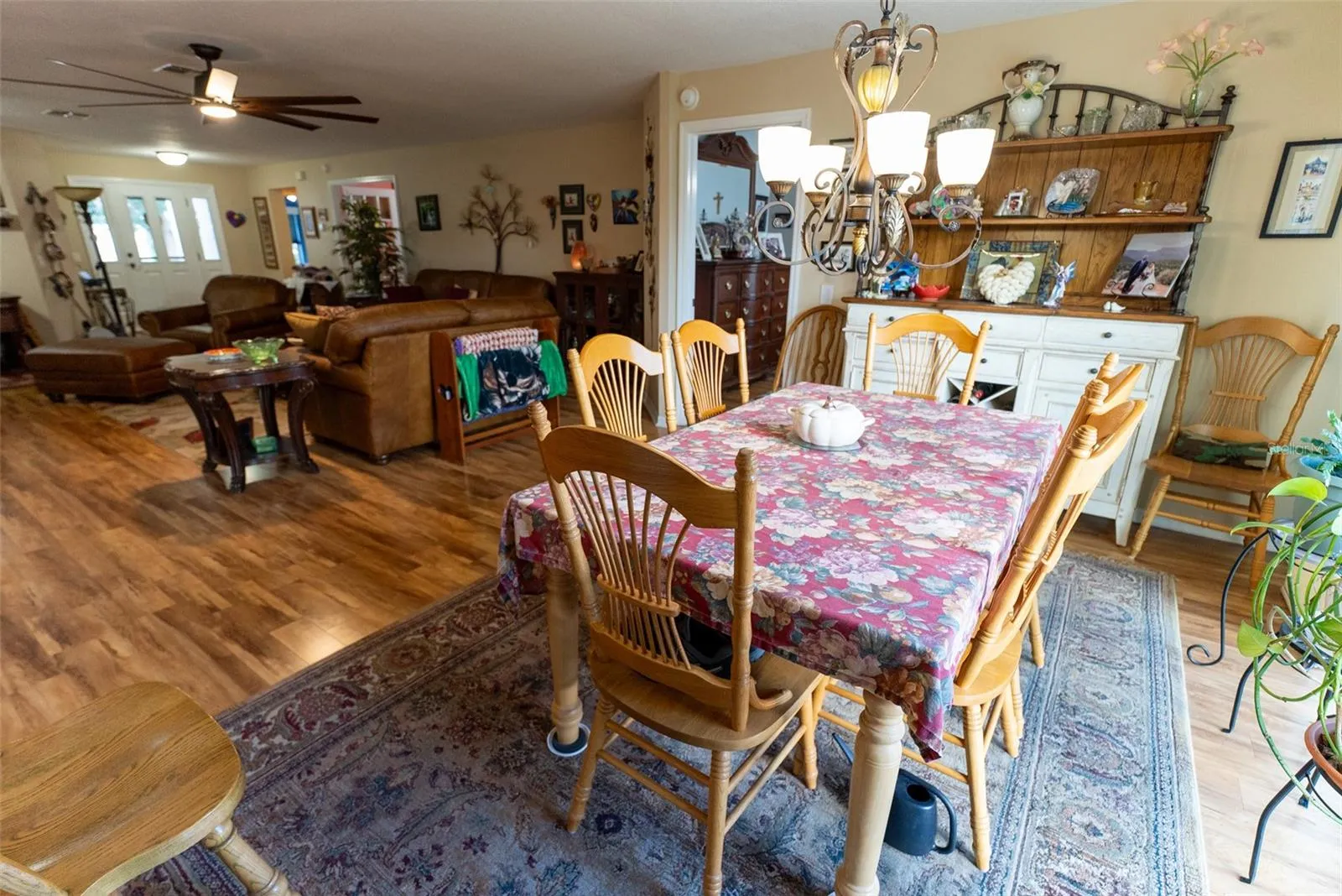 Formal dining room