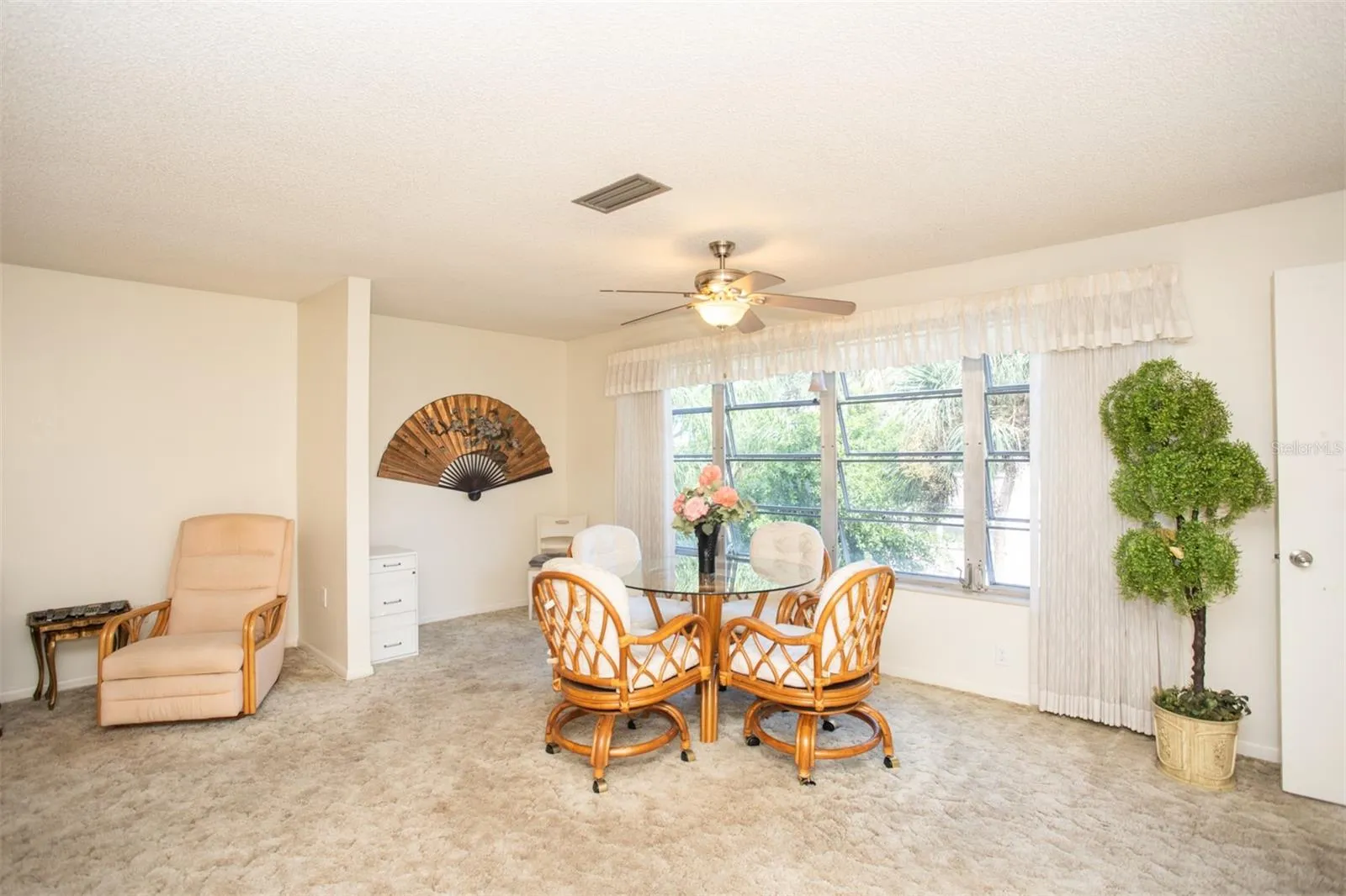 Bonus Rm/Place for Murphy Bed for Guests