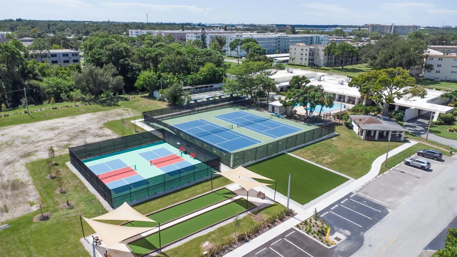 Tennis & Pickleball Courts
