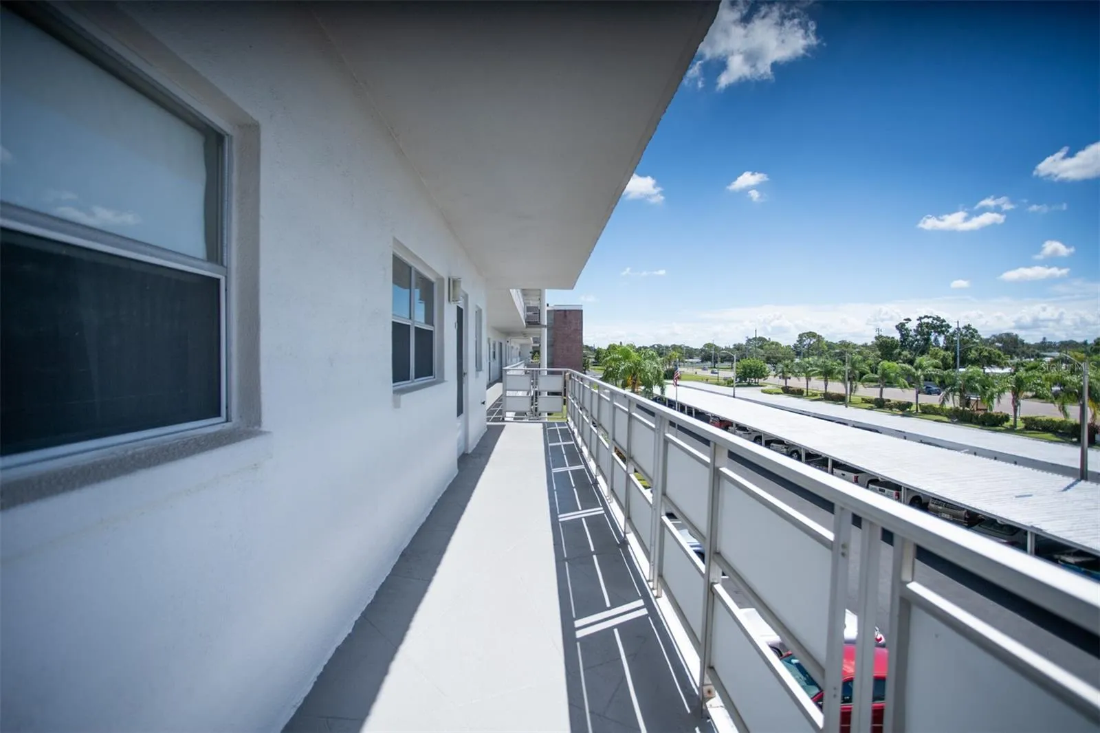 Front Walkway to Unit