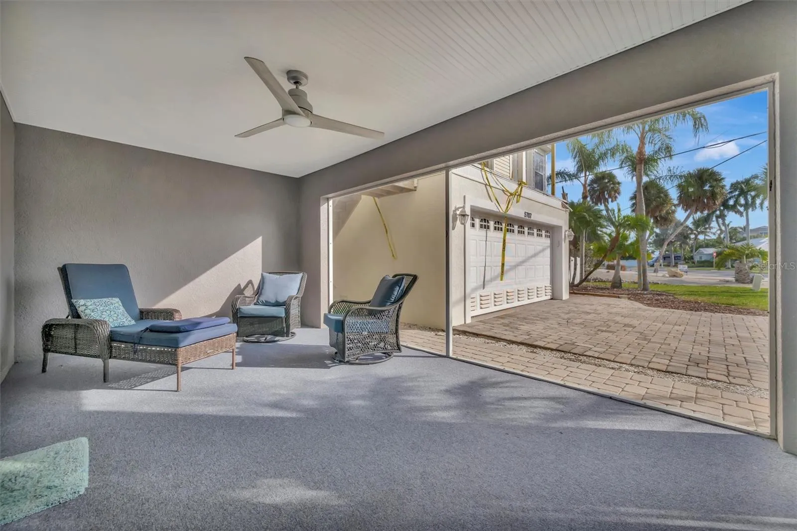 FIRST FLOOR LANAI
