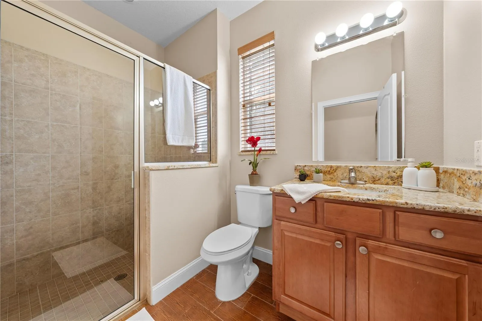 Full Bathroom #2