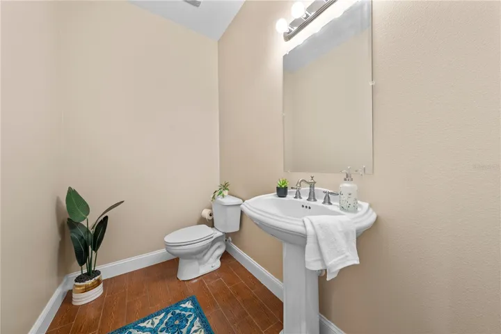 Guest 1/2 Bathroom.