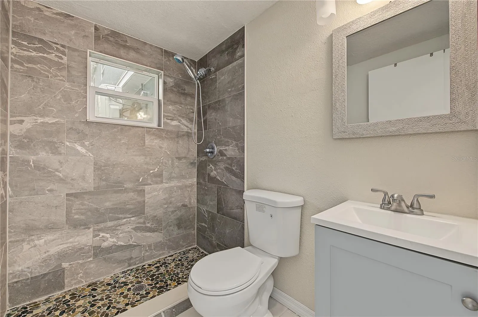 Bathroom 1 - Unit 1 - 5117 Mallett Drive