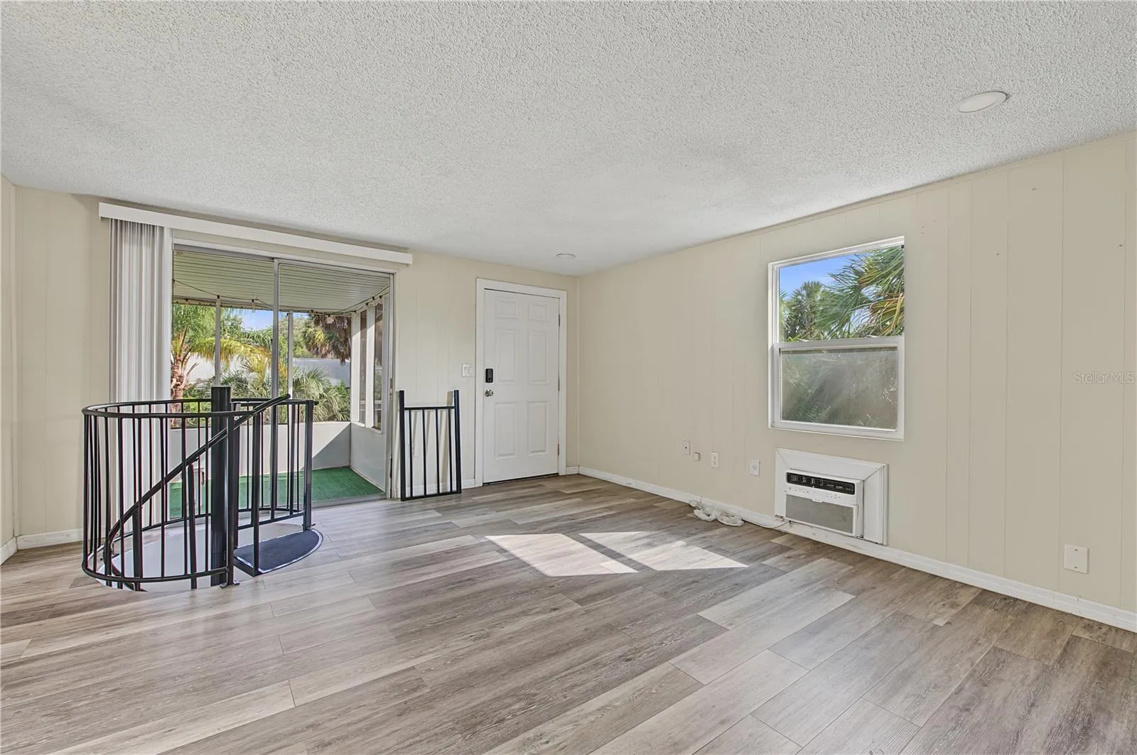 Second Floor Living Space - Unit 2 - 5117 Mallett Drive