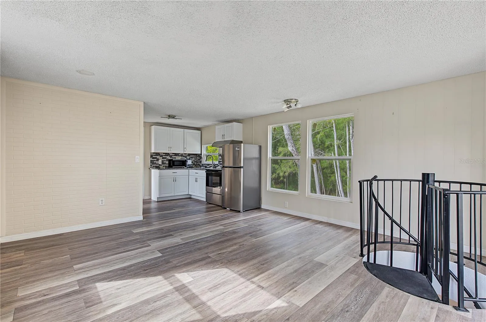 Second Floor Living Space - Unit 2 - 5117 Mallett Drive