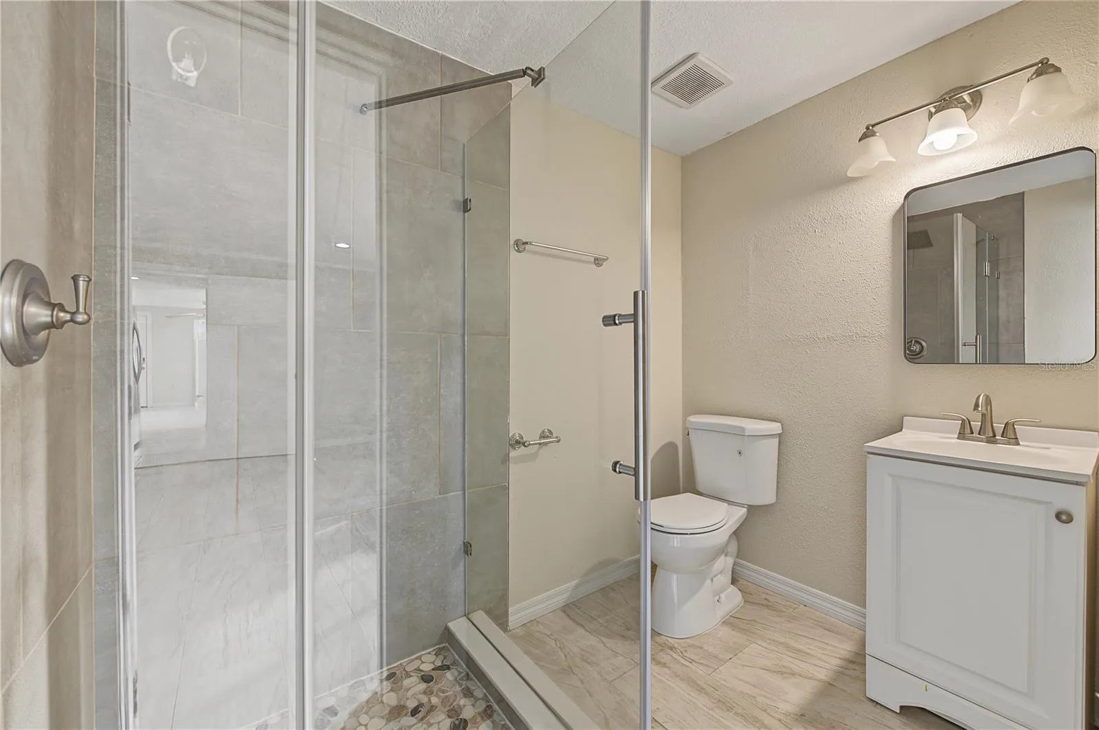 Bathroom 2 - Unit 1 - 5117 Mallett Drive