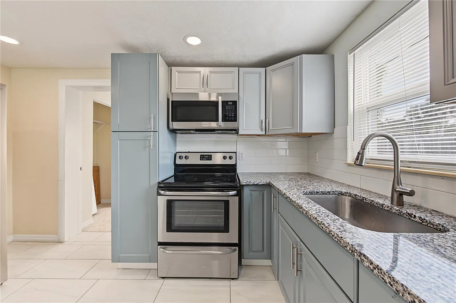 Kitchen - Unit 1- 5117 Mallett Drive