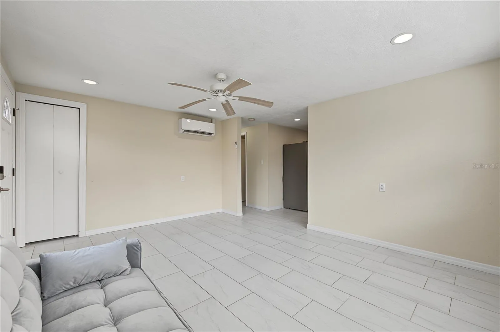 Front Family Room - Unit 1- 5117 Mallett Drive